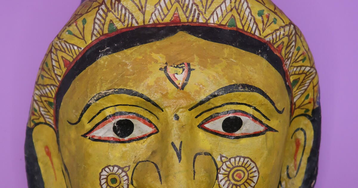 Warrior Goddess Durga Vintage Papier Mache Mask/Traditional hand painted Hindi Ritual Dance Mask