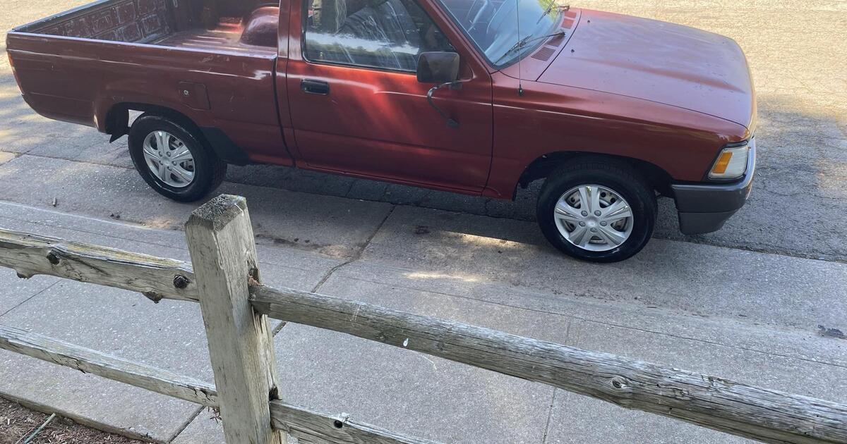 1991 Toyota Pickup 5speed 22R Engine Runs Good Current Tag 2025 for 2000 in Sacramento, CA