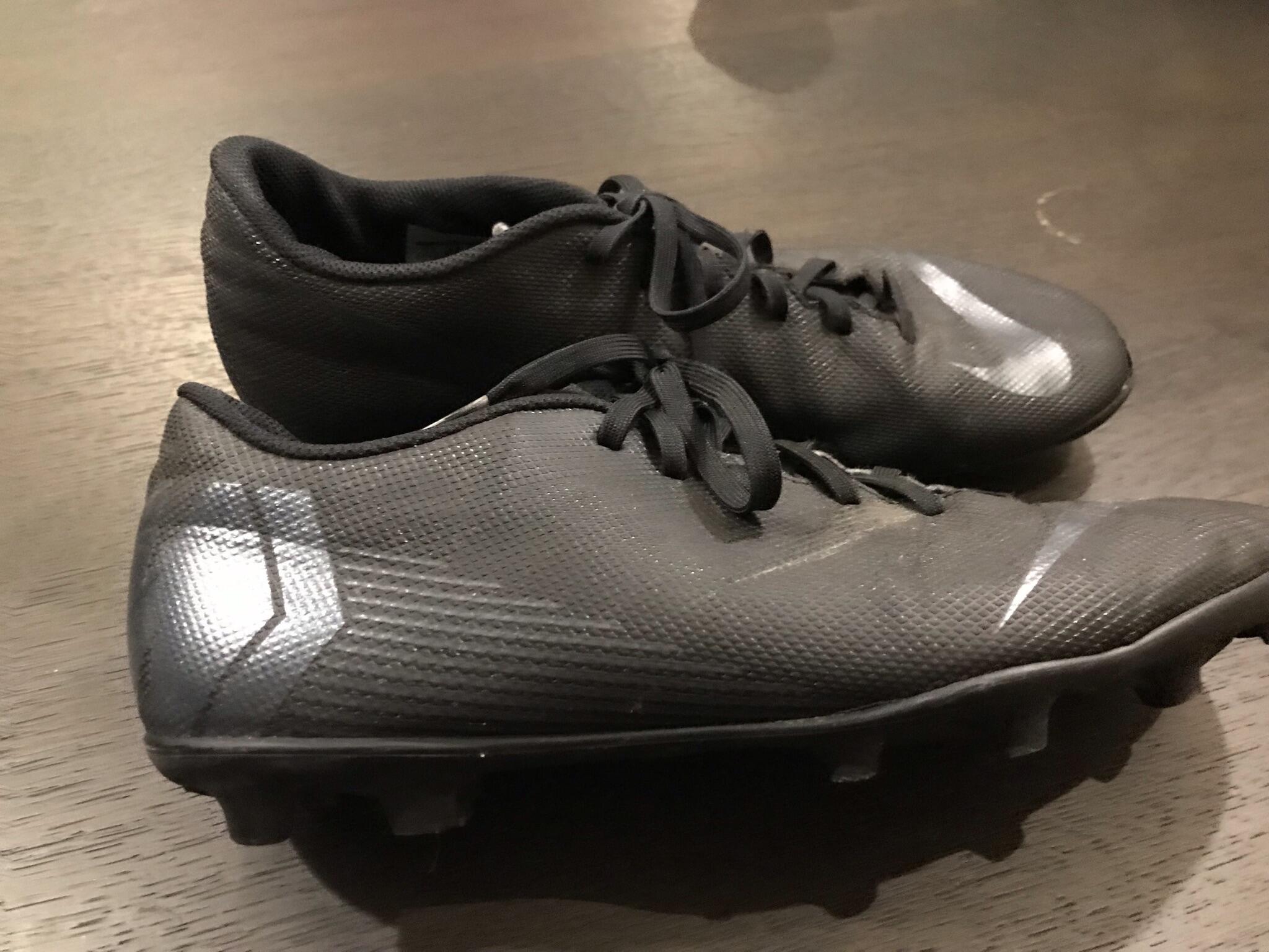 Nike Mercurial Voetbalschoenen Mt 43 - In Zeer Goede Staat Voor 7 € In  Nijmegen, GL | Vondsten — Nextdoor