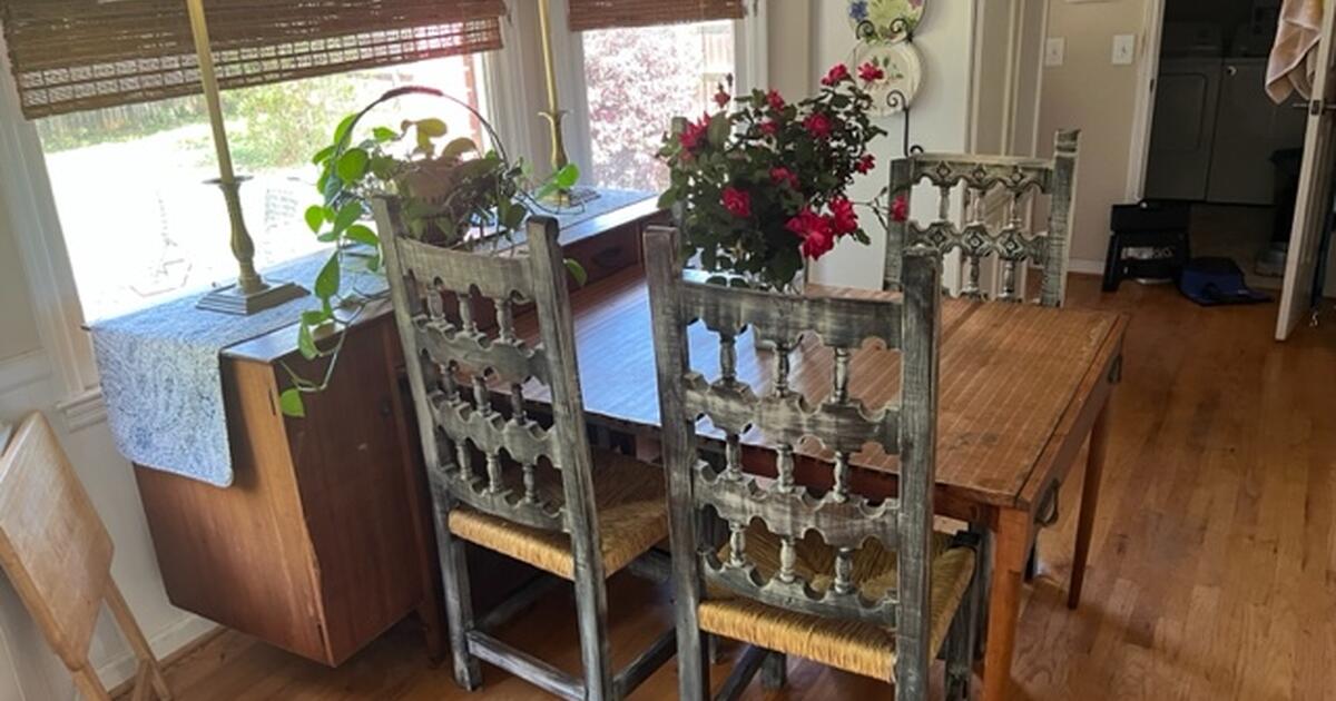 Dinning tableHutch combo for 199 in Columbia, SC For Sale & Free
