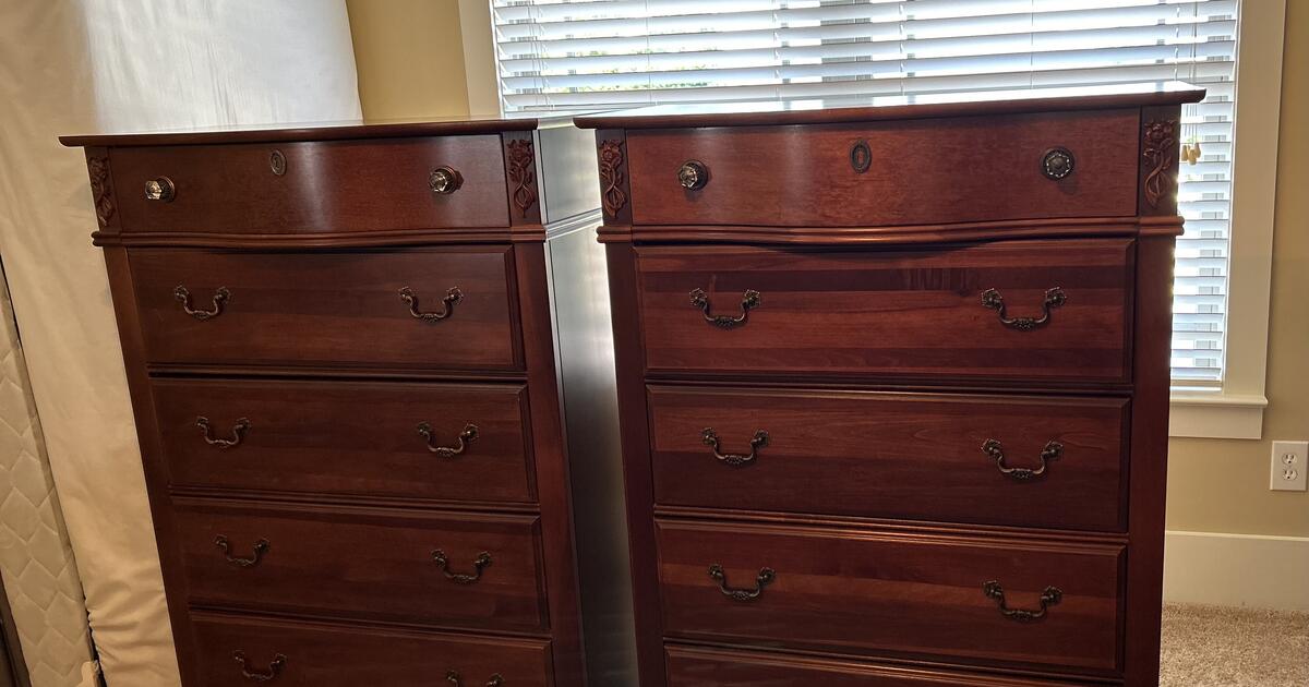Nice 5pc. Youth Bedroom Set for 800 in Huntsville, AL For Sale