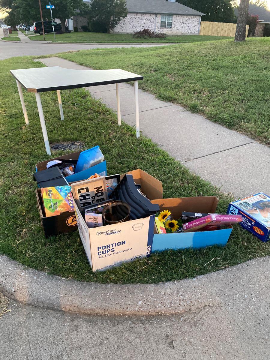 Yard sale leftovers for Free in Arlington, TX For Sale & Free — Nextdoor