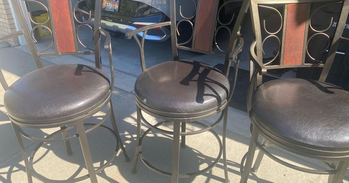 3 bar stools for Free in Omaha, NE For Sale & Free — Nextdoor