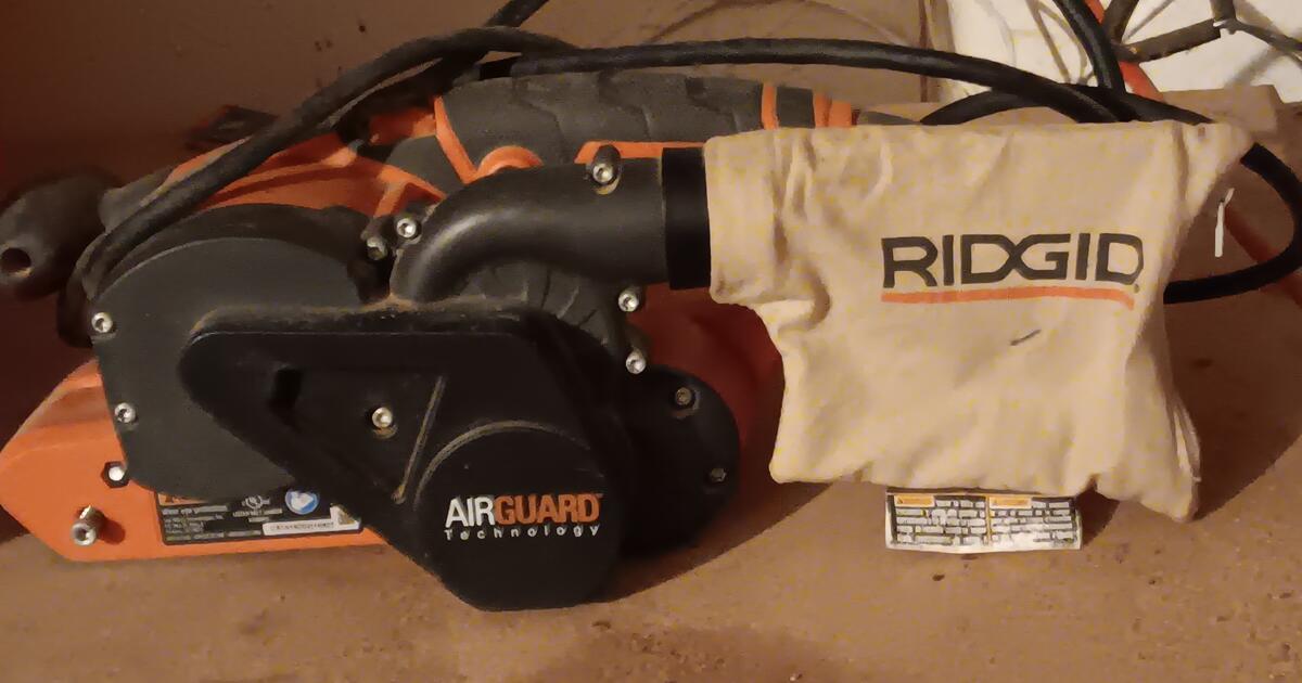 RIDGID R2740 Heavy Duty Variable Speed Belt Sander 3 in. x 18 in for