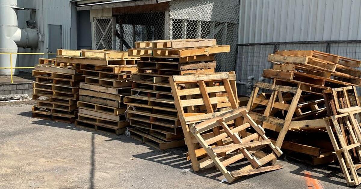 Free pallets 803A Park /Patterson for Free in Murfreesboro, TN For Sale & Free — Nextdoor