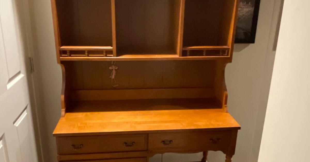 Desk Hutch and Chair for 75 in Louisville, KY For Sale & Free — Nextdoor