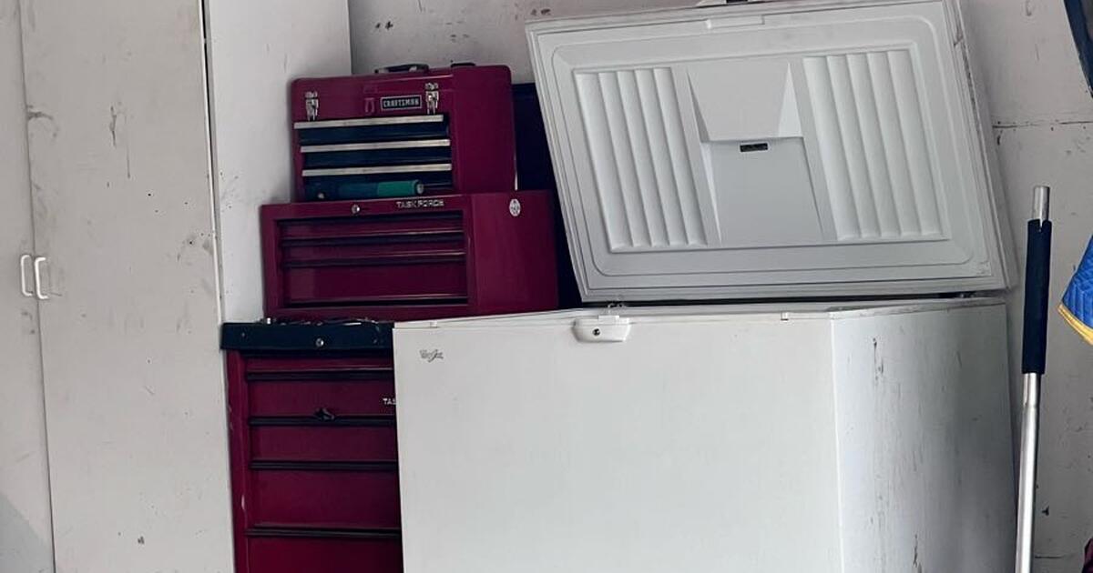 200 Chest freezer for Free in Scarborough, ME For Sale & Free — Nextdoor