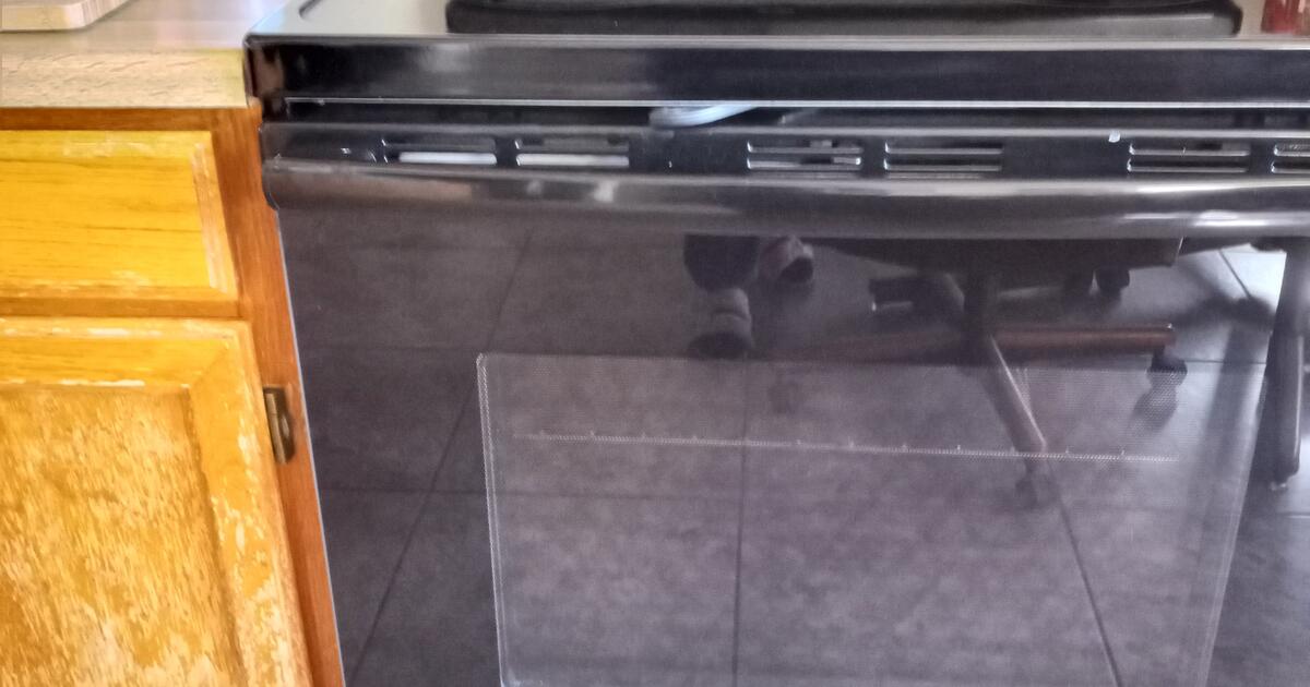 GE Electric Flat Top range / oven for 240 in Port Huron, MI For Sale