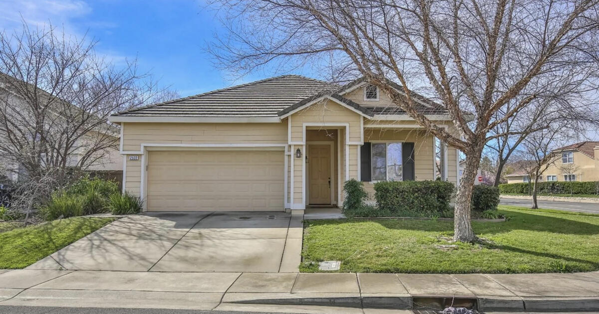 House available for rent in the popular Natomas neighborhood of
