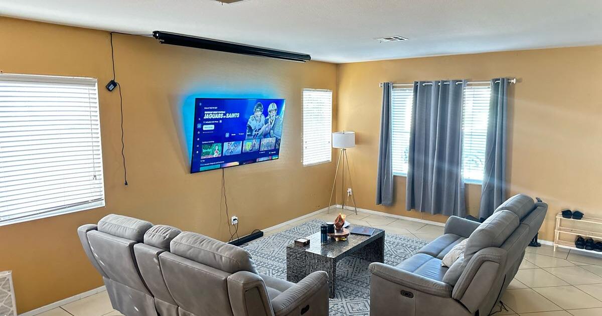 2 Rooms for Rent in Large House for 1000 in Mira Loma, CA For Sale & Free — Nextdoor