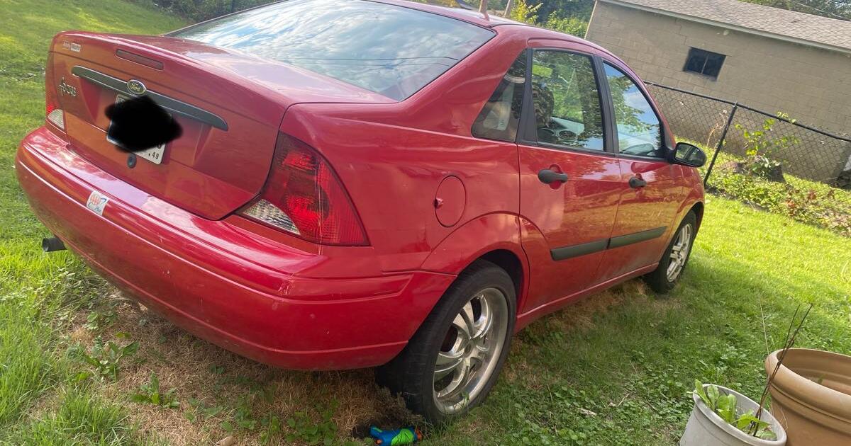 05 Red Ford Focus for 600 in Indianapolis, IN Finds — Nextdoor