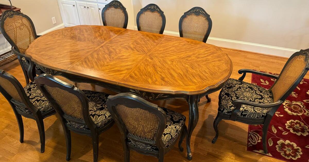 Simple Outside Table With 8
