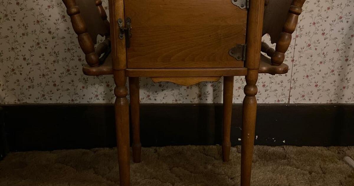 Mid century smoker’s and magazine holder for 60 in Tulsa, OK