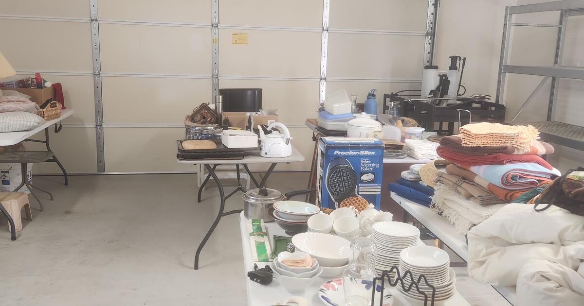 Moving sale 12516 E 47th Ln for 1 in Yuma, AZ For Sale & Free — Nextdoor