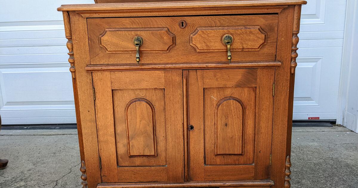 Antique for 50 in Des Moines, IA For Sale & Free — Nextdoor
