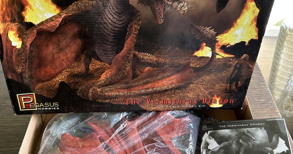 pegasus-dragonslayer-the-vermithrax-dragon-1-32-scale-model-kit-open
