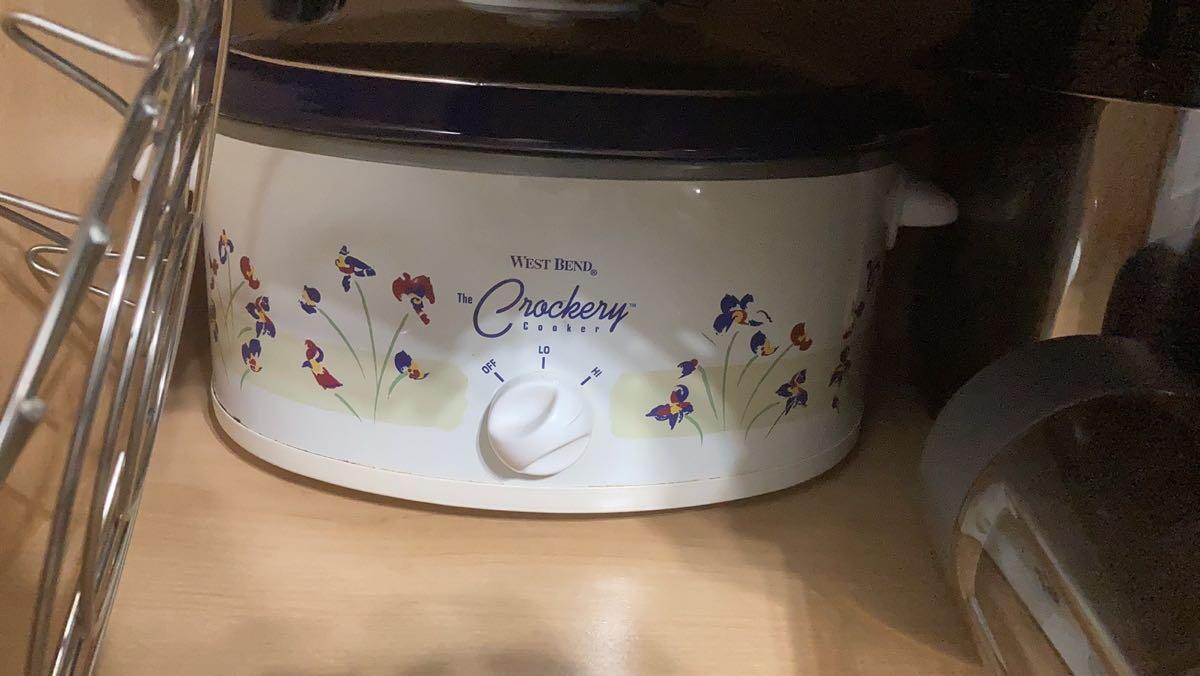 West Bend Crockery Cooker for Sale in Hayward, CA - OfferUp