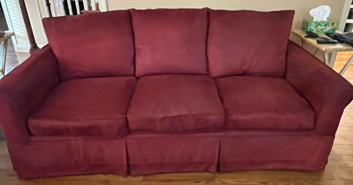 Free couch for Free in Kansas City, MO For Sale & Free — Nextdoor