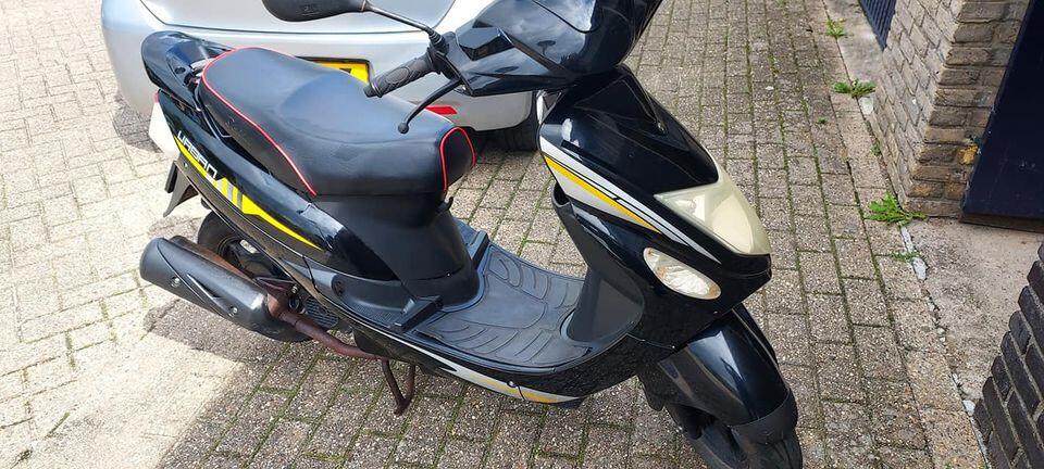 Scooter Senzo Urban 2018 Model 3800KM NAP Voor 450 € In Arnhem, GL |  Vondsten — Nextdoor