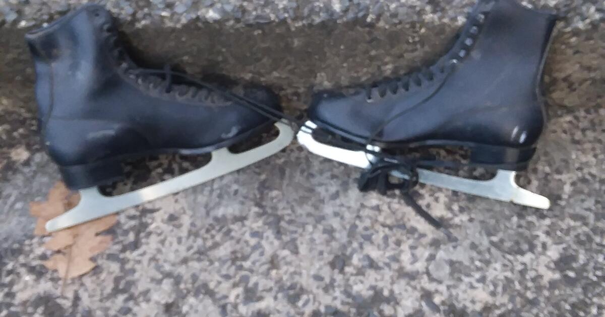 ice skates for Free in Bristol, CT For Sale & Free — Nextdoor