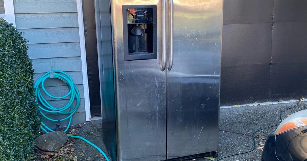 Fridge getting power, but not staying cold for Free in Seattle, WA