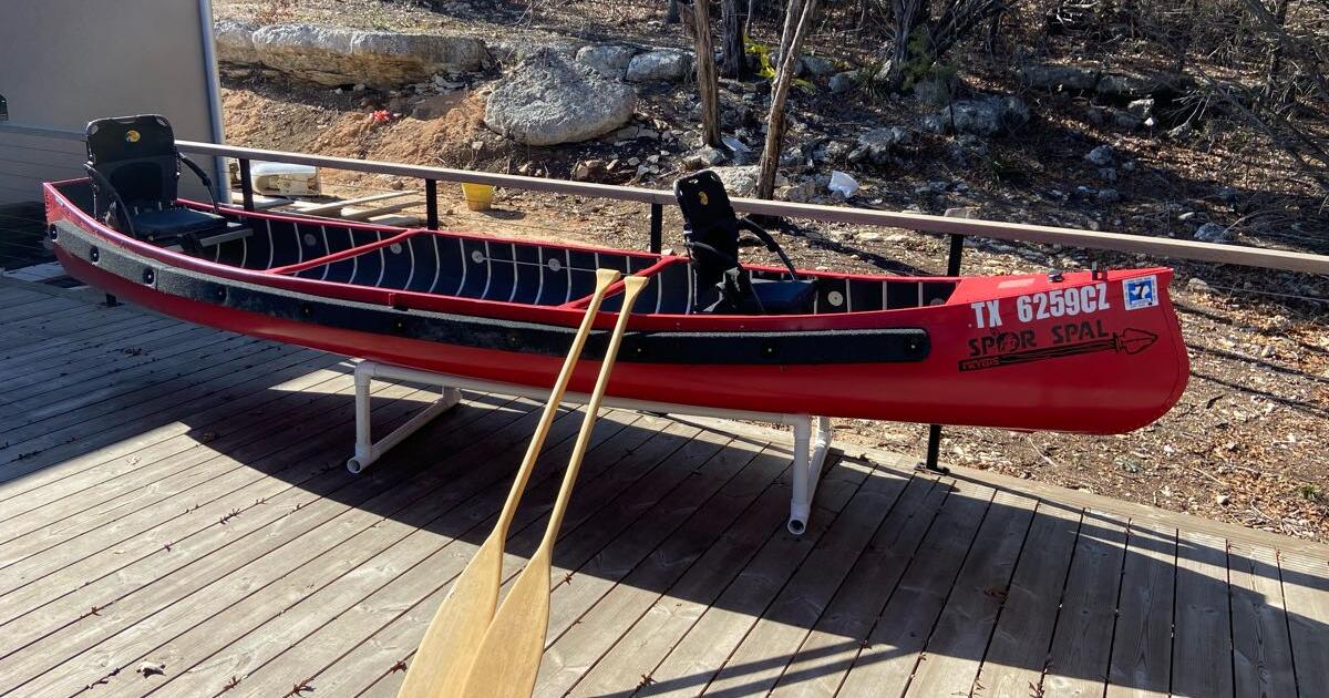 Meyers Sportspal canoe 15 ft for sale for 900 in Austin, TX For Sale