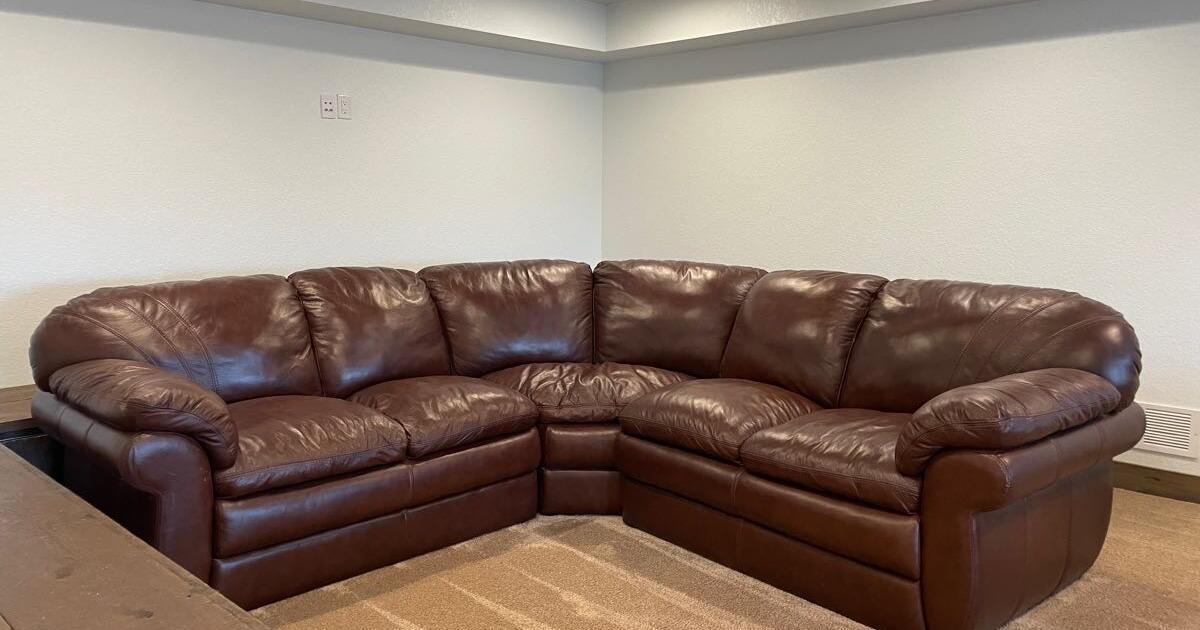 Lazy boy leather sectional for 1100 in Omaha, NE For Sale & Free