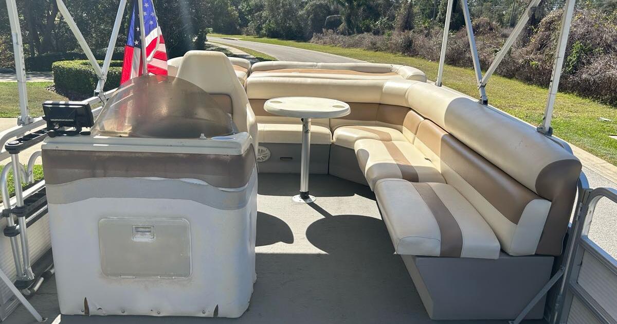 2005 Smokercraft Sunchaser Pontoon for $12900 in Debary, FL | Finds ...