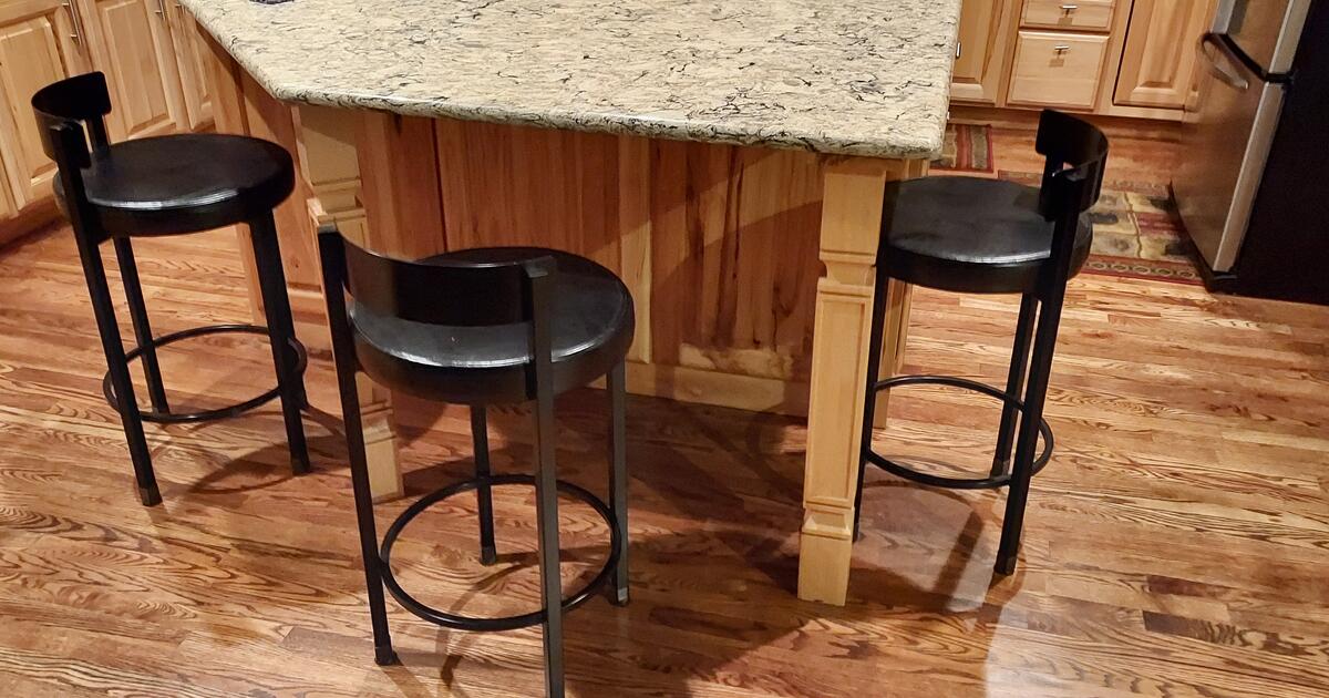 Bar/breakfast nook stools for 40 in Woodland Park, CO For Sale