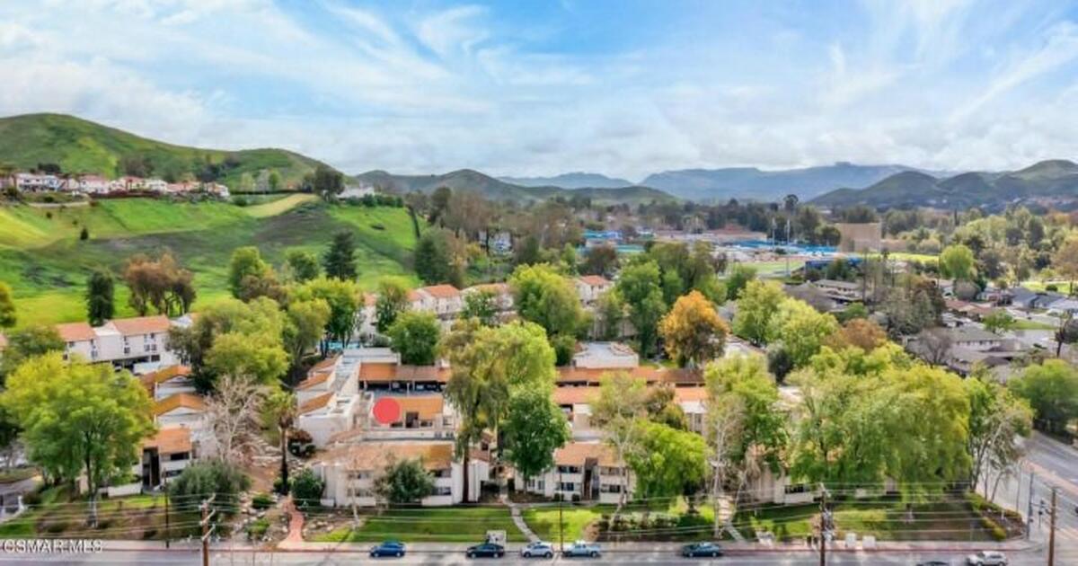Affordable RENT! 1+ 1 CONDO AGOURA HILLS for 2150 in Oak Park, CA