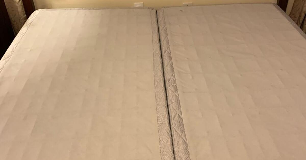 2 Twin bed box springs and frames for 90 in Buffalo, WV For Sale