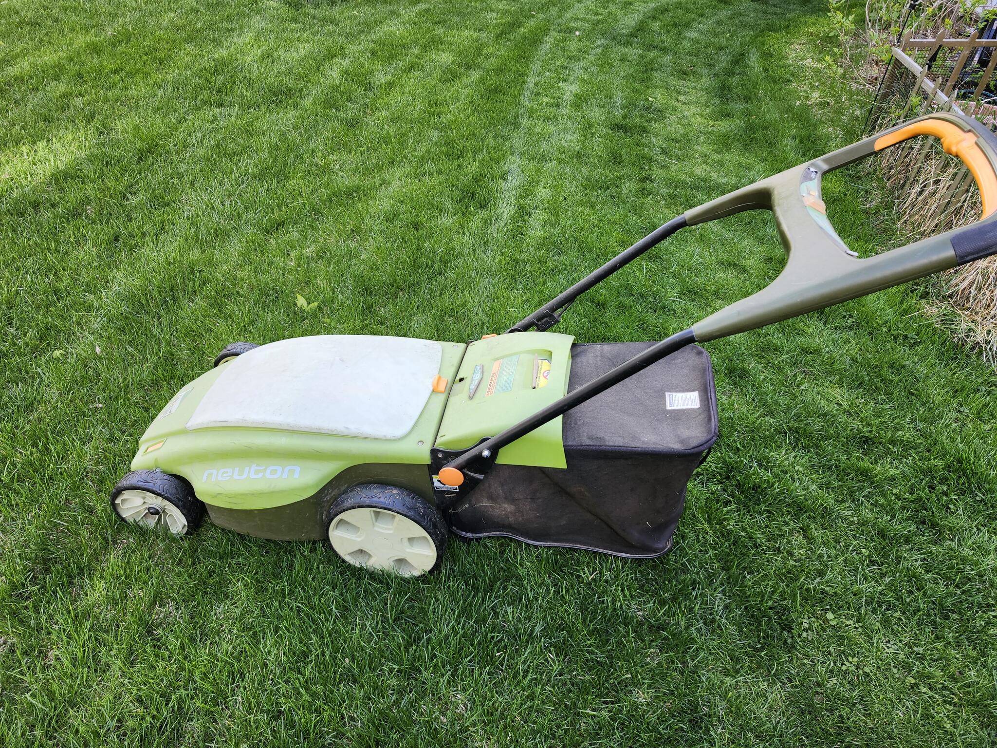 Neuton electric lawn mower for Free in Littleton, CO For Sale & Free
