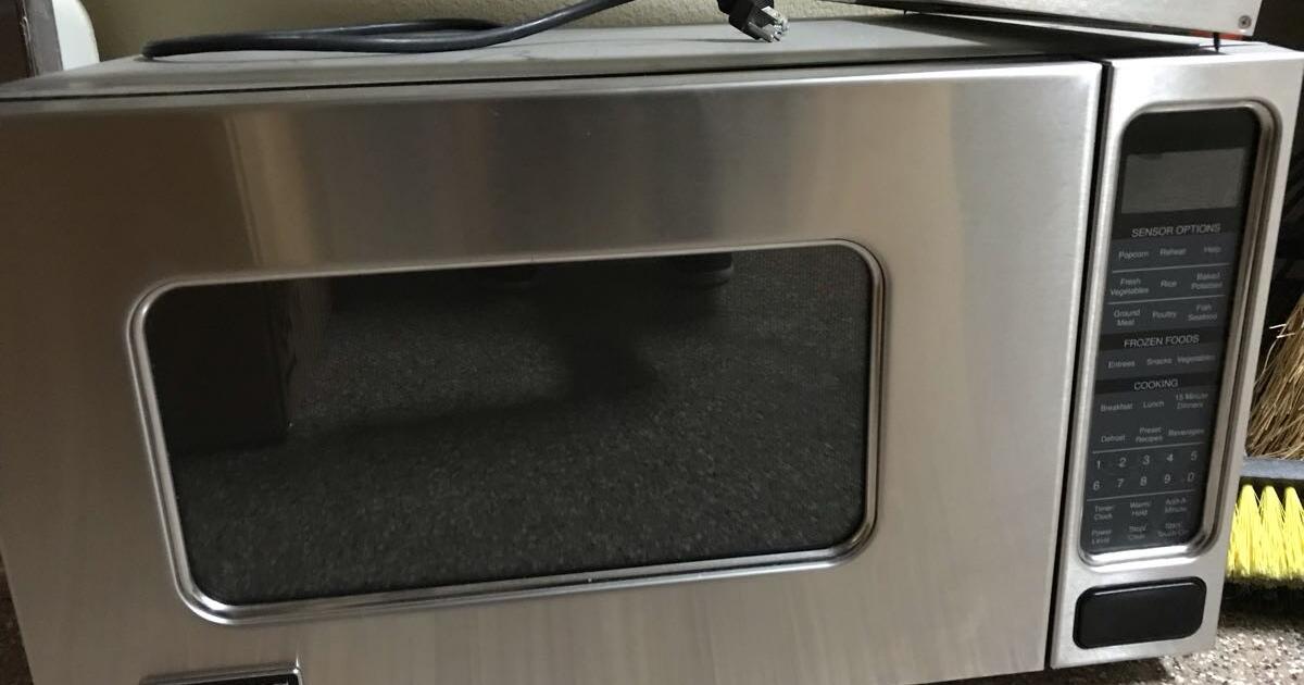 Viking Microwave with matching Viking Trim kit for 200 in Henderson