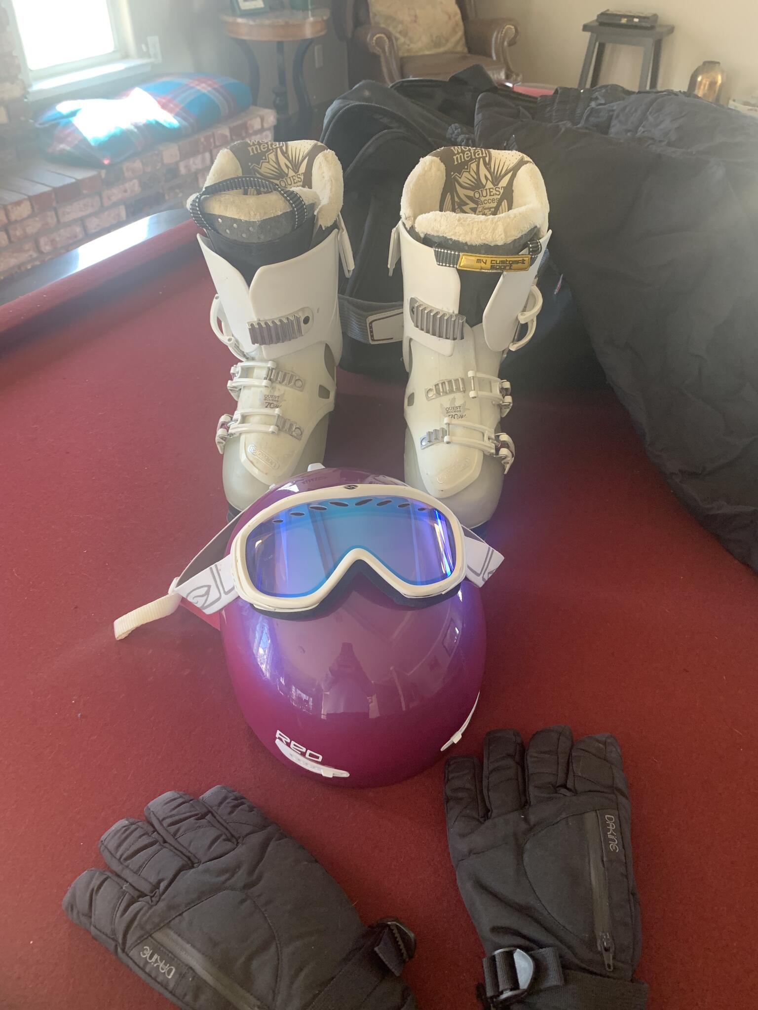 Women's Ski Gear for 125 in Roseville, CA For Sale & Free — Nextdoor