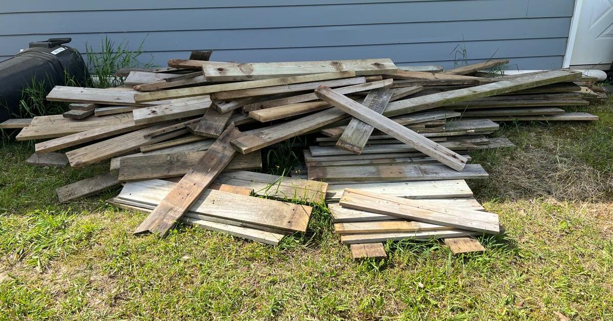Old treated lumber for Free in Roscoe, IL Finds — Nextdoor