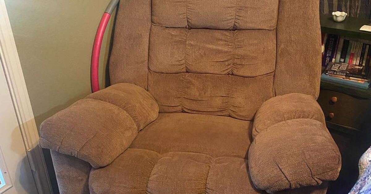 large size comfy recliner for 80 in San Antonio, TX For Sale & Free — Nextdoor