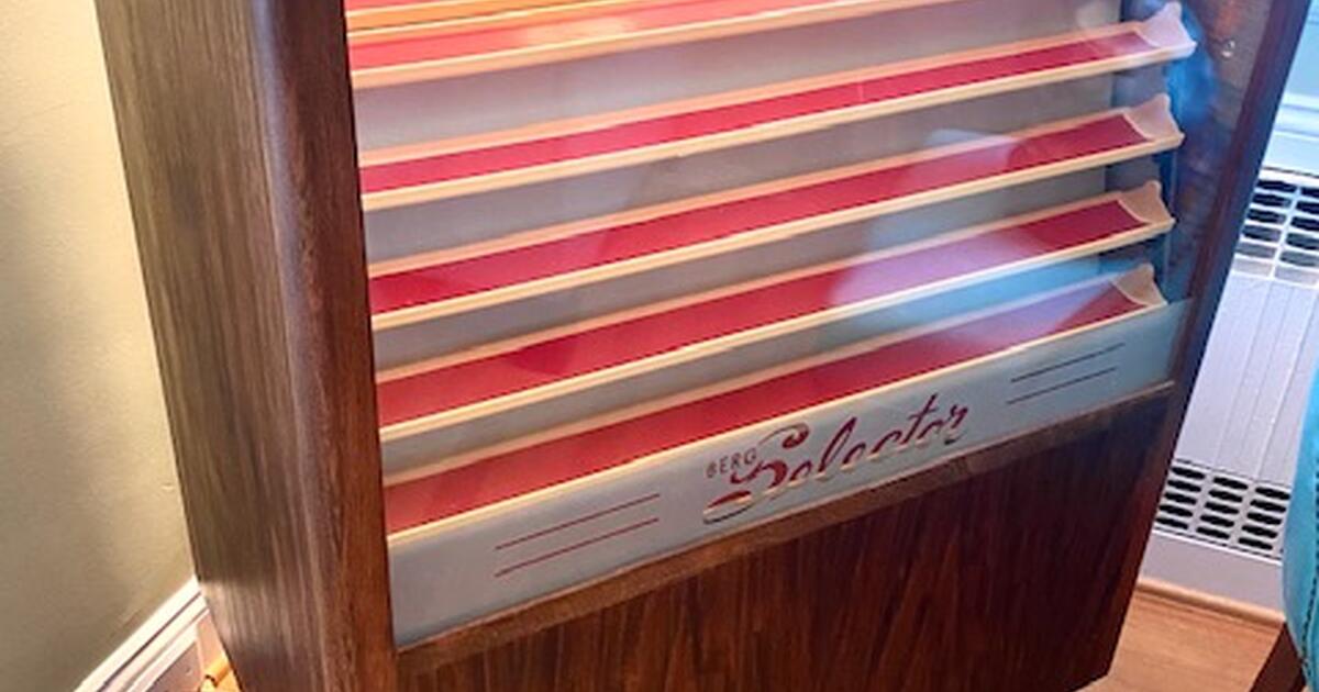 Vintage BERG Selector Rotating Display Case for 2500 in Baltimore, MD