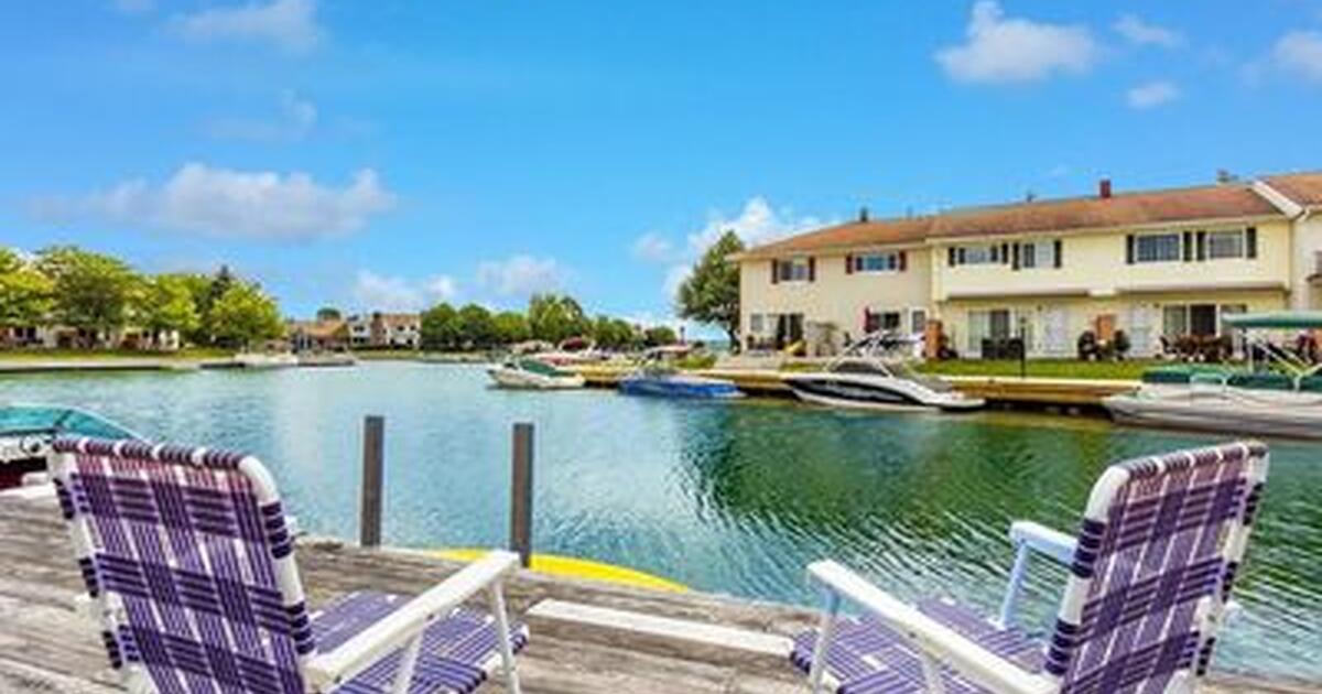 Waterfront Condo For Sale Canandaigua *PENDING for 339000 in