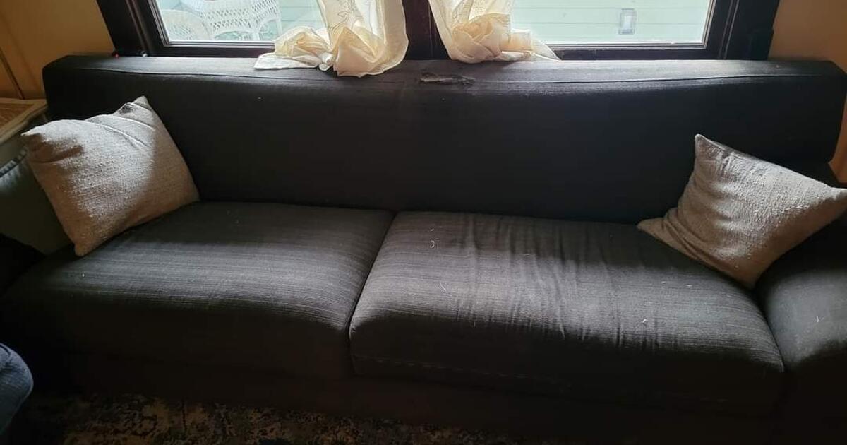 Large navy couch freeee for Free in Sacramento, CA Finds — Nextdoor