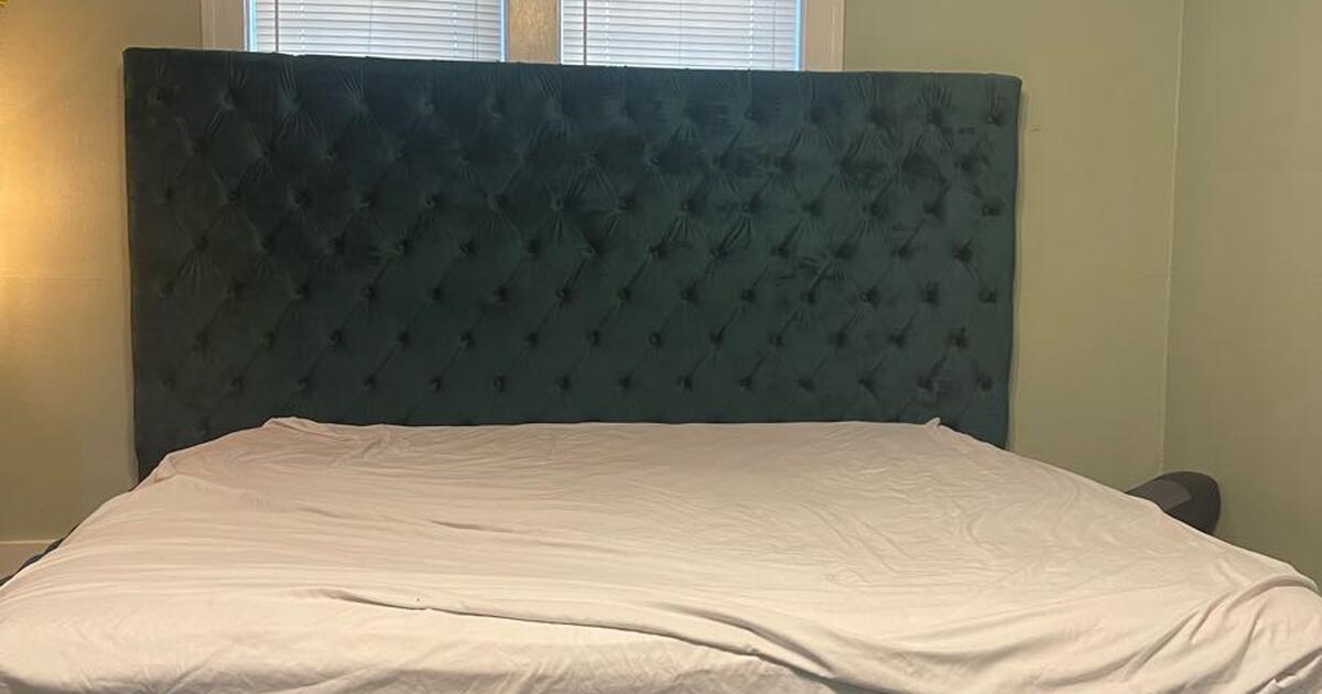 King Platform Bed and Encased Mattress for 111 in Sioux City, IA For