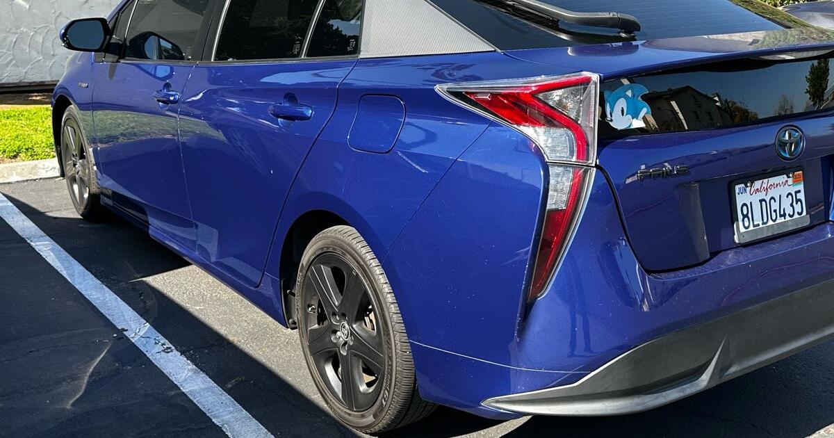 Very low mileage. Highest trim 2016 Prius for 15700 in El Cajon, CA