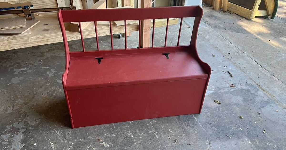 Bench with storage 100 for 100 in Lebanon, NJ For Sale & Free