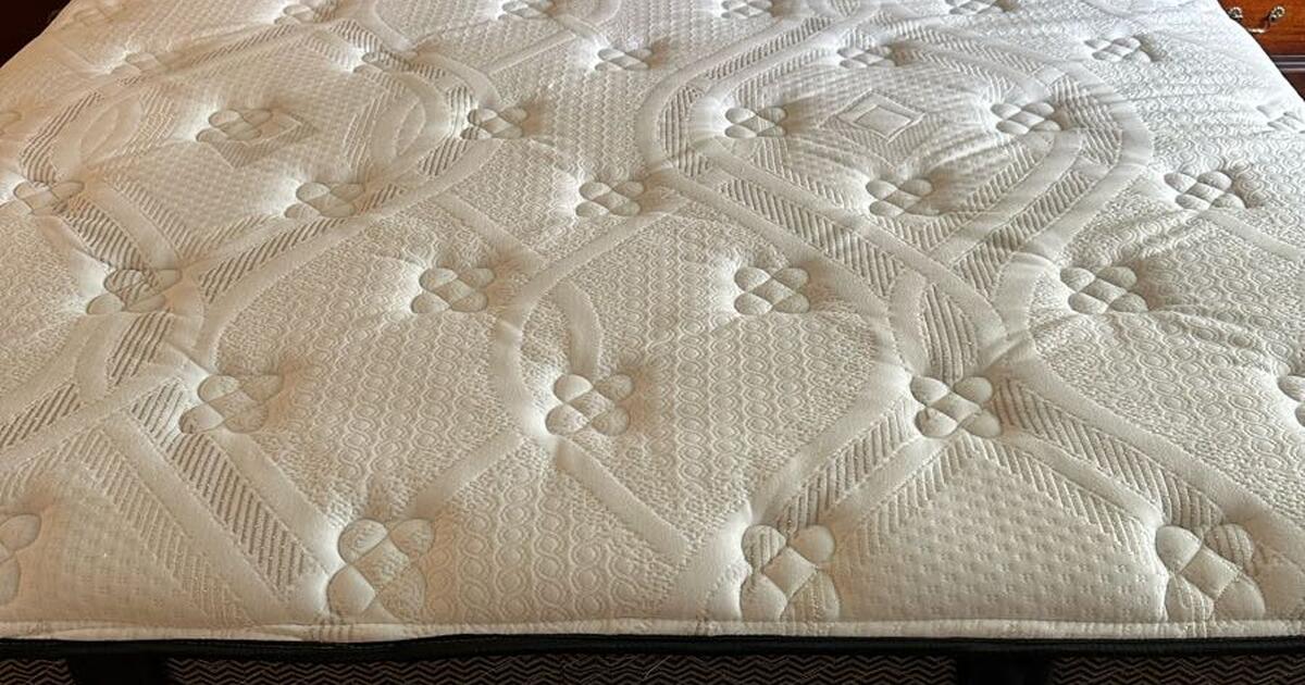 Queen Mattress and Split Boxsprings for 200 in Spokane, WA For Sale