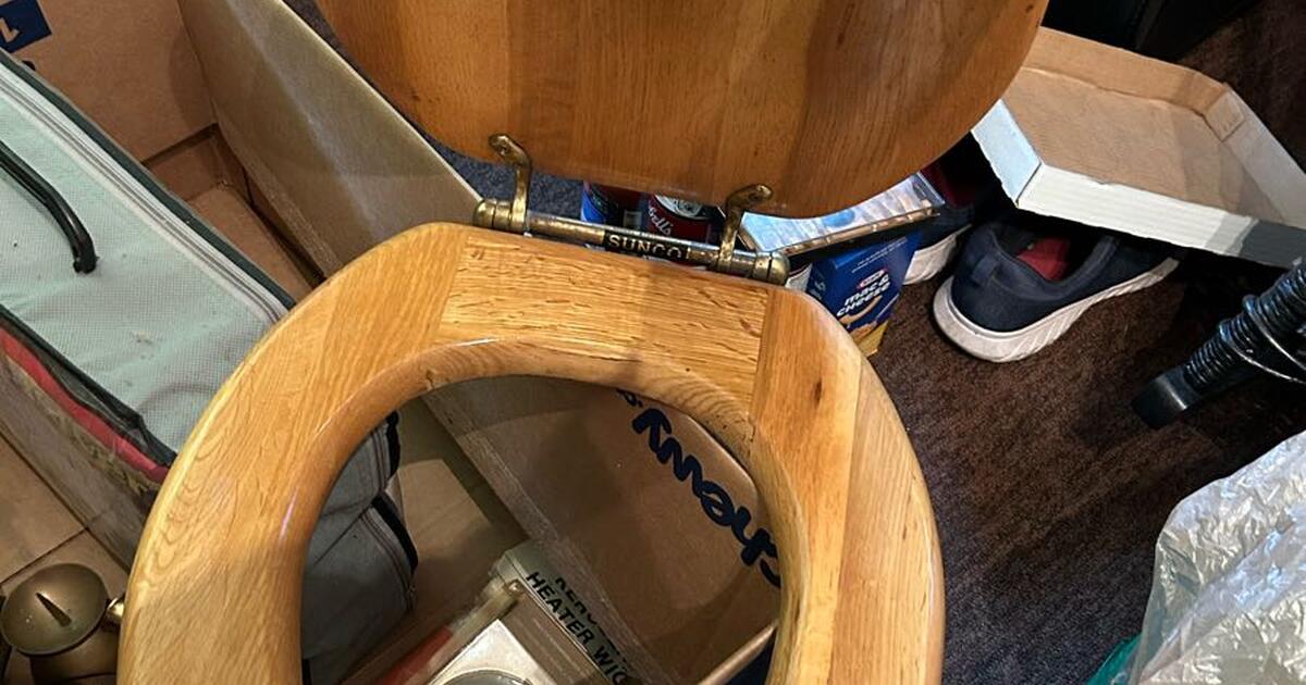 Free Wood grain Toilet Seat. for Free in Columbus, OH For Sale & Free