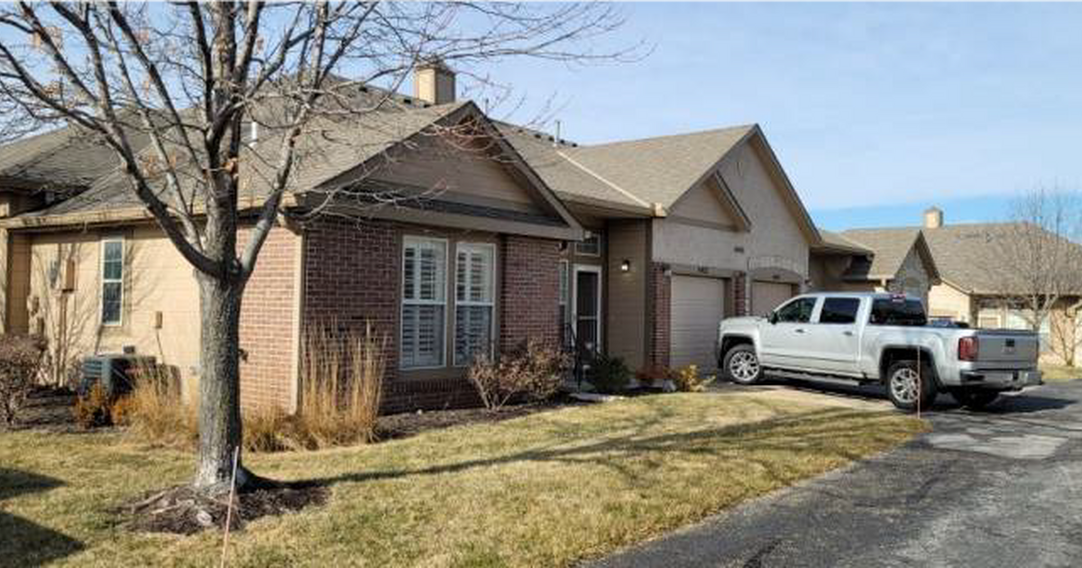 Villa for sale Villas of Asbury Olathe, KS for 260000 in Olathe