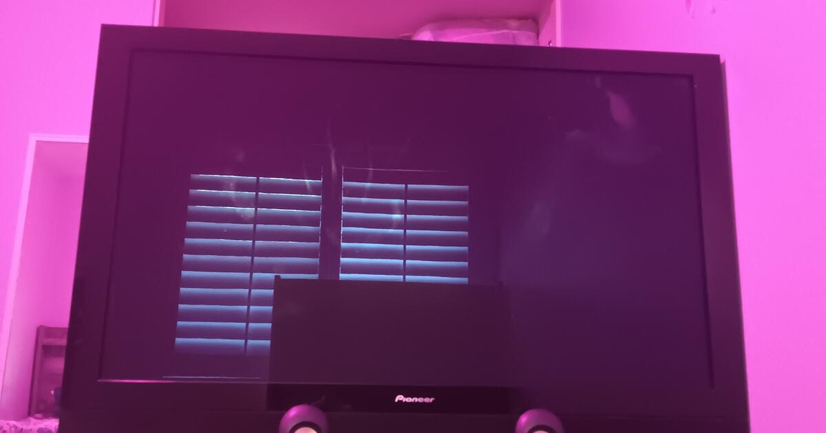 Free TV 49 inch (Not A Smart TV I Connected A Roku) for Free in
