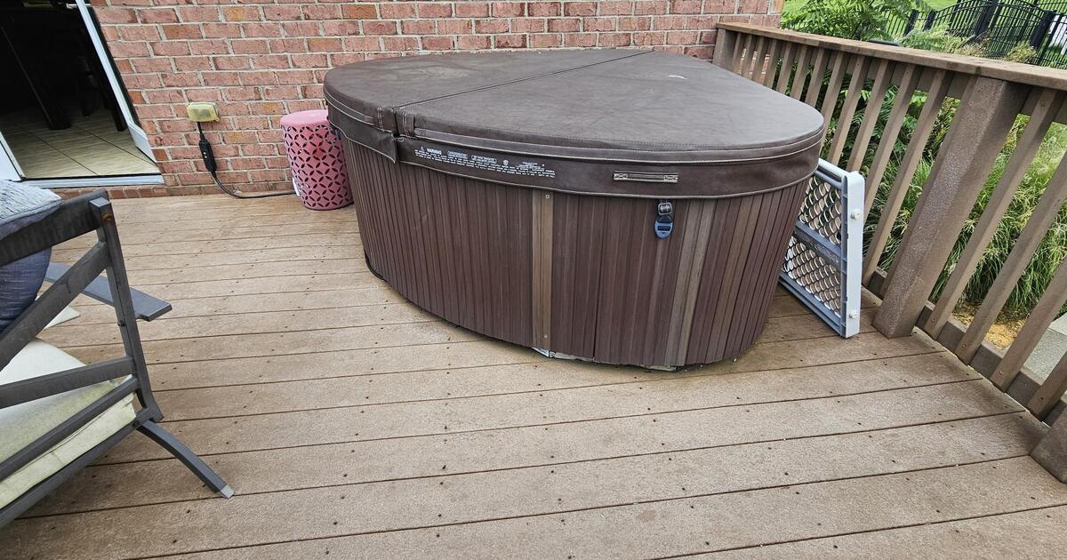Hot Springs TX Hot Tub for 1500 in Hendersonville, TN Finds — Nextdoor