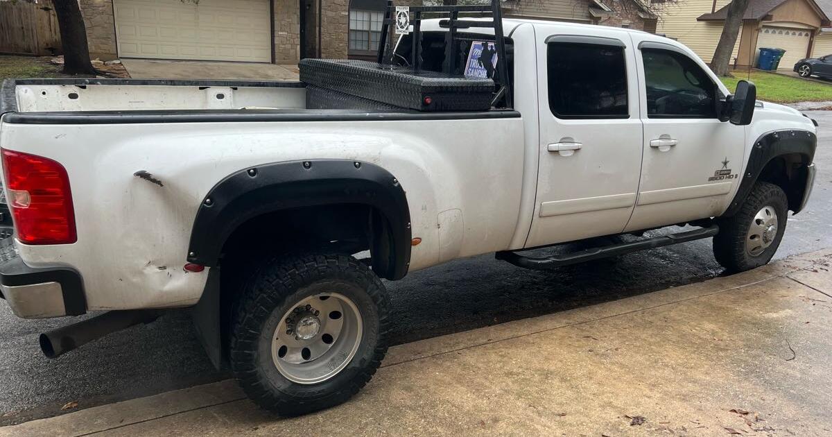 Chevy dually up for sale in couple months 12,000 2008 for 12000 in San