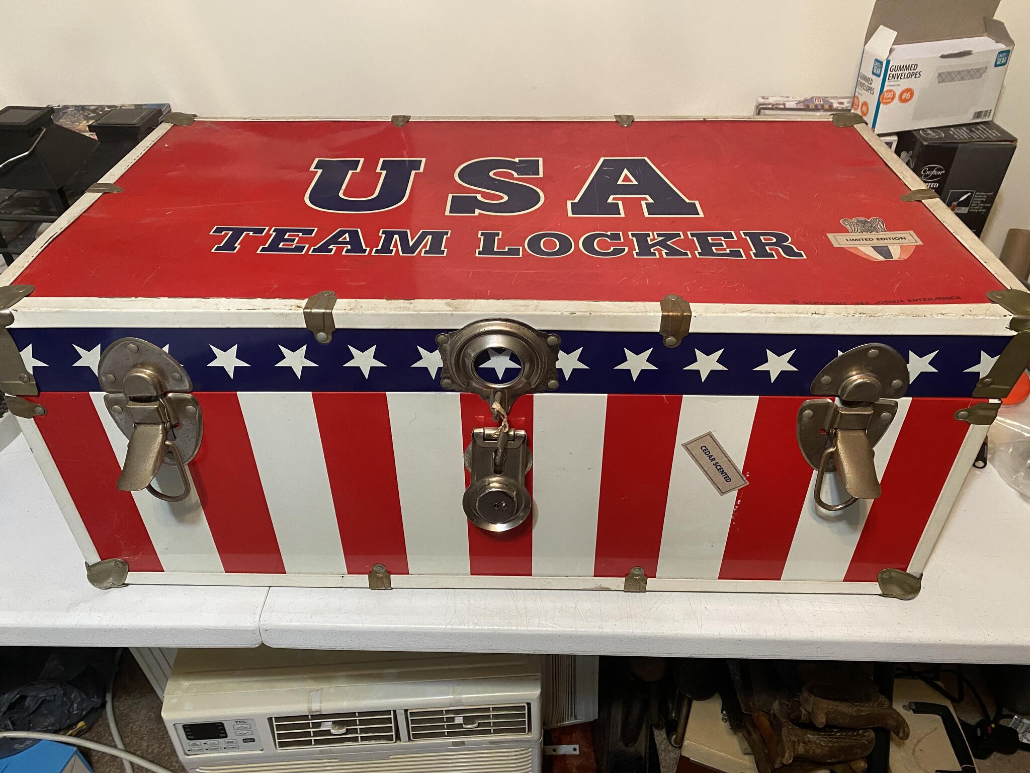 Vintage 1983 Joshua Enterprises USA Team Locker Trunk Limited