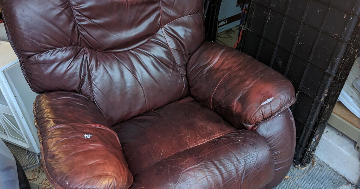 Free Used Rocker/Recliner for Free in Conroe, TX Finds — Nextdoor